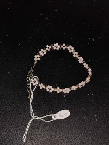 Lieflijke Roze-Witte Bloemenarmband - Handgemaakt  beschikbaar voor biedingen
