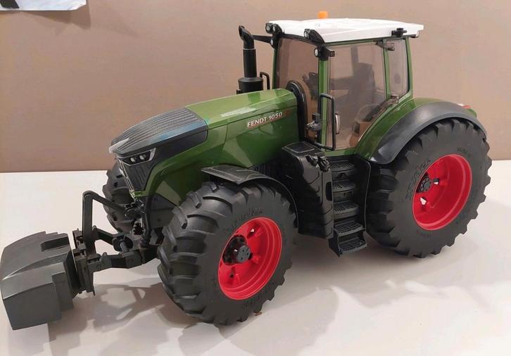 Brüder Fendt 1050 vario tractor, Hobby en Vrije tijd, Modelauto's | 1:32, Gebruikt, Tractor of Landbouw, Overige merken, Ophalen of Verzenden