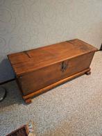 Antieke houten kist, Ophalen