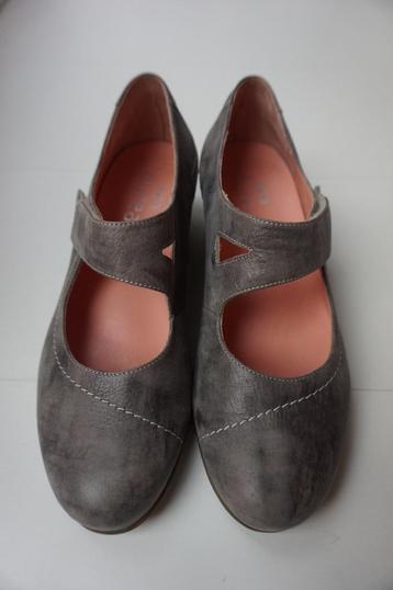 Durea pumps lage hak klittenband grijs maat 37 / 4 H breed beschikbaar voor biedingen