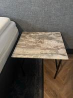 2x Marmeren Bijzettafel/Nachtkastje, Overige materialen, Minder dan 55 cm, Gebruikt, Vierkant