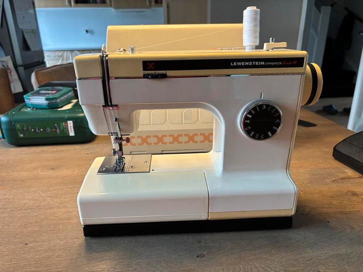 Naaimachine Lewenstein - vrije arm - compacta simple 80, Hobby en Vrije tijd, Naaimachines en Toebehoren, Zo goed als nieuw, Naaimachine