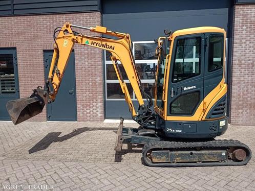 Hyundai R25 Graafmachine 2.5 t/ binnendraaier/graafmachine, Zakelijke goederen, Machines en Bouw | Kranen en Graafmachines, Graafmachine