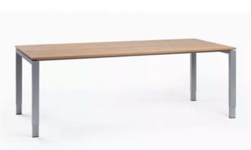 bureau vergadertafel desk conference table beschikbaar voor biedingen
