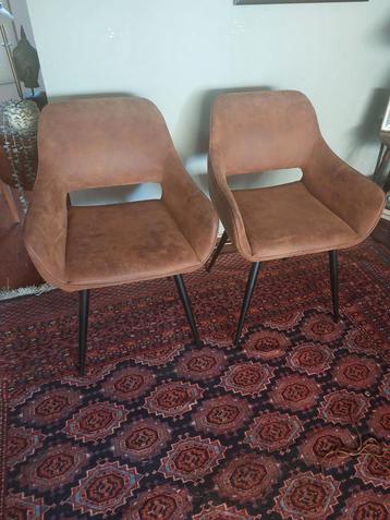 4 eetkamerstoelen beschikbaar voor biedingen