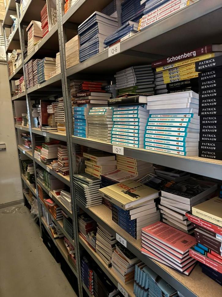 Grote partij nieuwe boeken te koop +/- 17.000 stuks, Boeken, Partijen en Verzamelingen, Nieuw, Ophalen