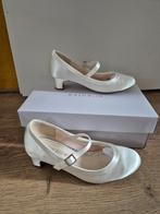 Bruidschoenen voor een meisje, Kleding | Dames, Trouwkleding en Trouwaccessoires, Ophalen of Verzenden, Zo goed als nieuw, Schoenen