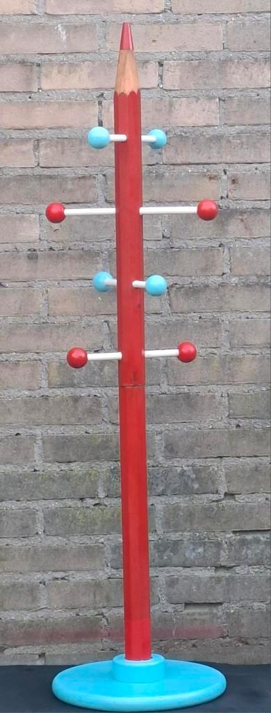 Kapstok . Decoratieve kinderkapstok. Potlood. 112 cm., Huis en Inrichting, Woonaccessoires | Kapstokken, Zo goed als nieuw, Staande kapstok