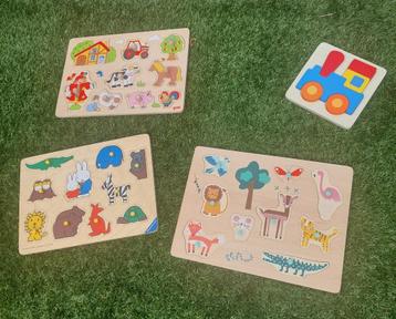 Houten kinderpuzzels beschikbaar voor biedingen