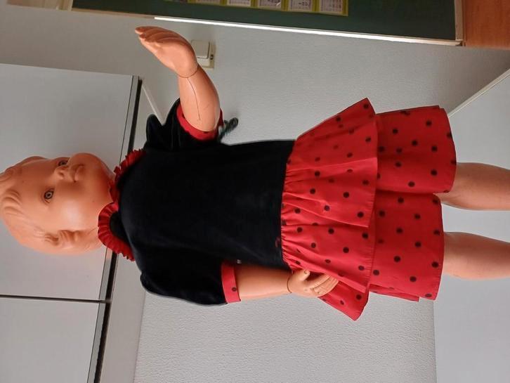 Oude looppop zie foto's  ziet er nog prima uit, Verzamelen, Poppen, Gebruikt, Pop, Ophalen of Verzenden