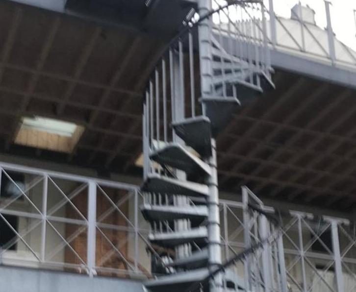 Spiltrap, Doe-het-zelf en Verbouw, Ladders en Trappen, Zo goed als nieuw, Trap, Minder dan 2 meter, Ophalen