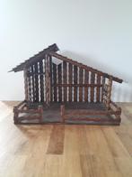 Antieke houten kerststal met houtsnijwerk, zonder beelden!, Diversen, Kerst, Ophalen, Zo goed als nieuw