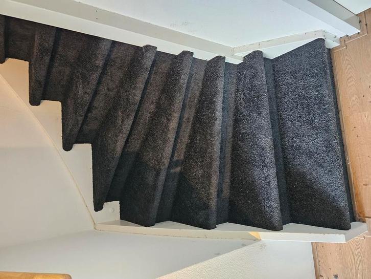 Stofferen trap, Huis en Inrichting, Stoffering | Vloerbedekking, Zo goed als nieuw, Tapijt, 75 m² of meer, Ophalen of Verzenden