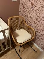 Schommelstoel (babykamer), Huis en Inrichting, Stoelen, Ophalen, Bruin, Riet of Rotan, Zo goed als nieuw