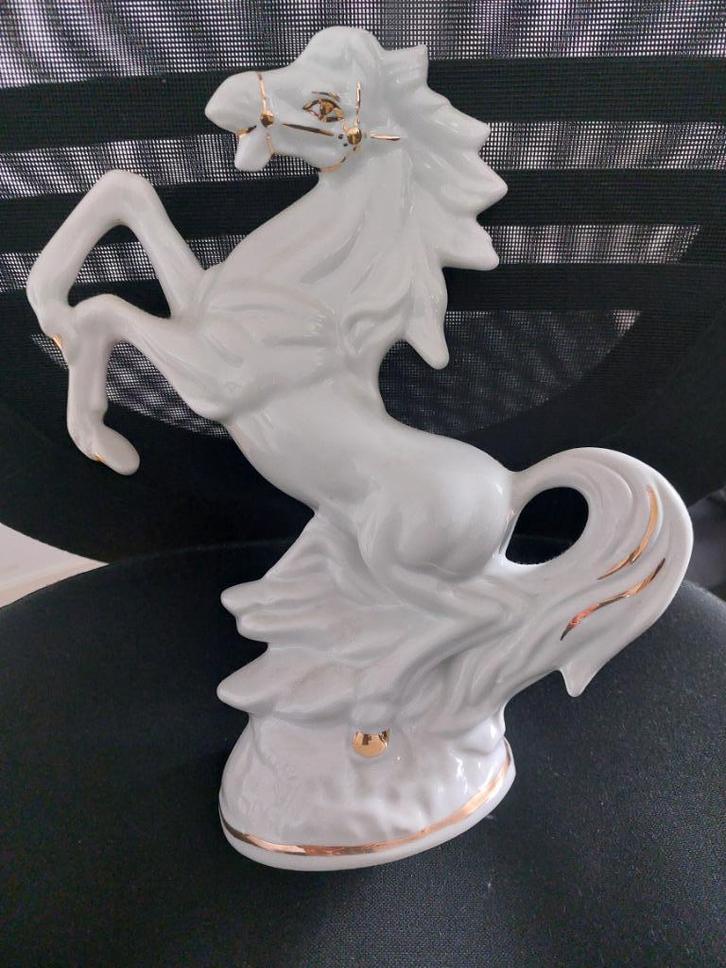 Keramiek beeld van een paard, Verzamelen, Beelden en Beeldjes, Zo goed als nieuw, Dier, Ophalen of Verzenden