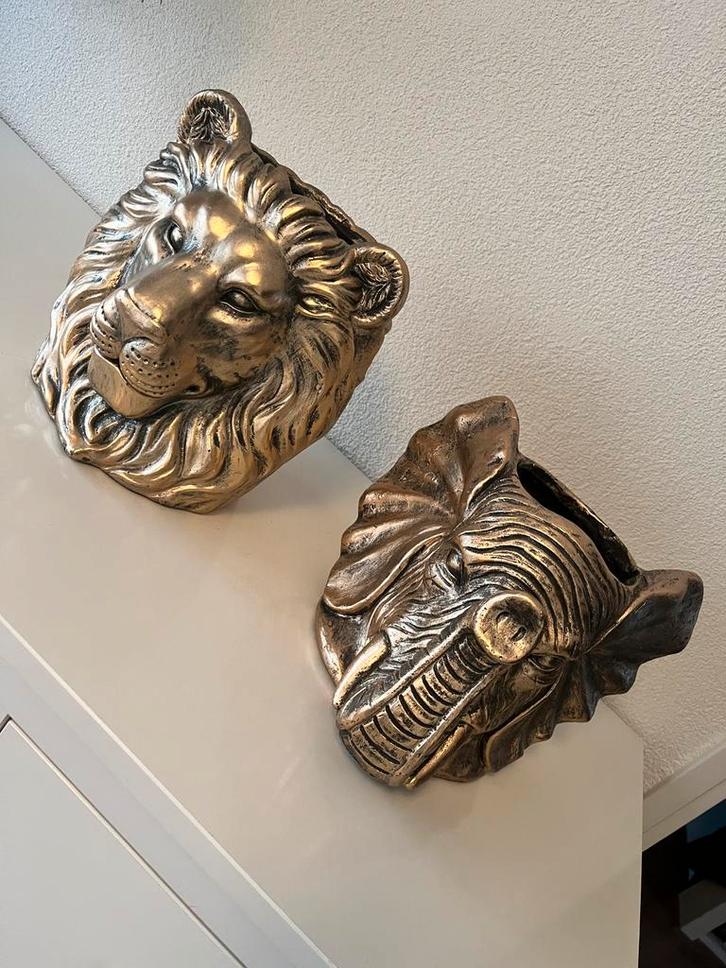 Gouden Leeuwenkop Bloempot, Huis en Inrichting, Woonaccessoires | Vazen, Zo goed als nieuw, Geel, Minder dan 50 cm, Aardewerk of Porselein