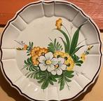 Vintage Aardewerk Bord met Bloemmotief, Huis en Inrichting, Keuken | Servies, Gebruikt, Ophalen of Verzenden, Bord(en), Overige stijlen