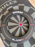 Winmau blade 6 met PDC surround en dartmat met ochey + 2 set, Sport en Fitness, Darts, Ophalen, Zo goed als nieuw, Dartbord