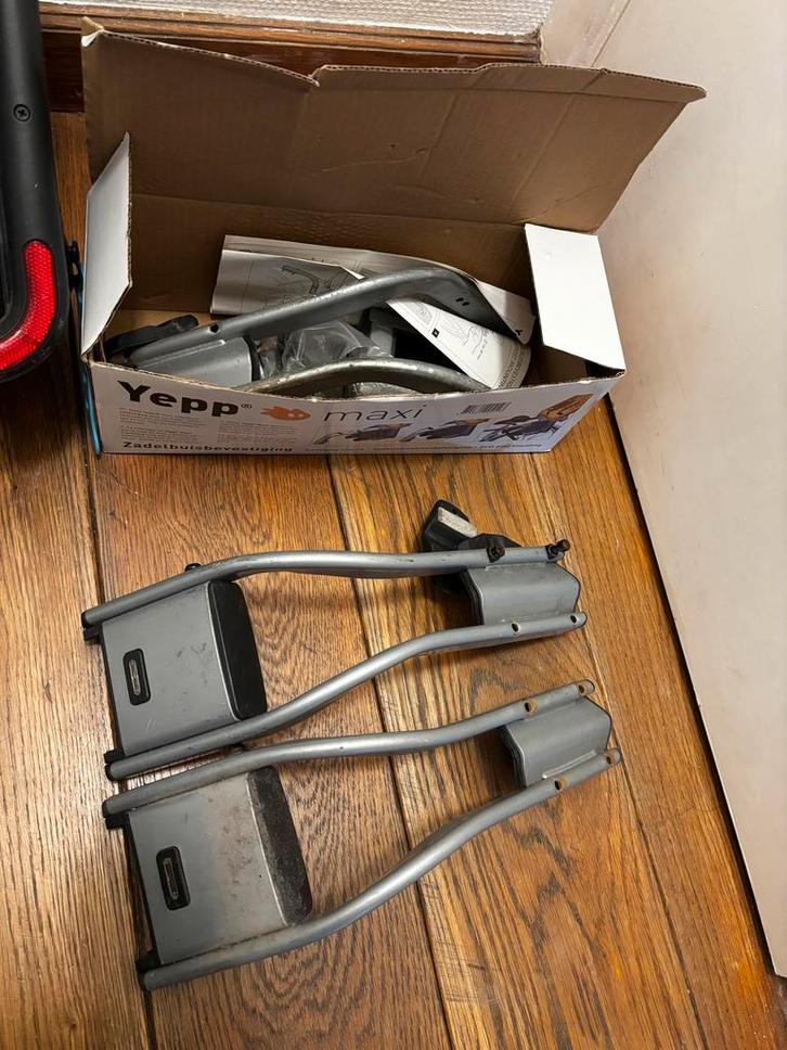 Yepp Maxi Fietsstoeltje Adapter, Fietsen en Brommers, Fietsaccessoires | Fietsstoeltjes, Gebruikt, Achterzitje, Ophalen