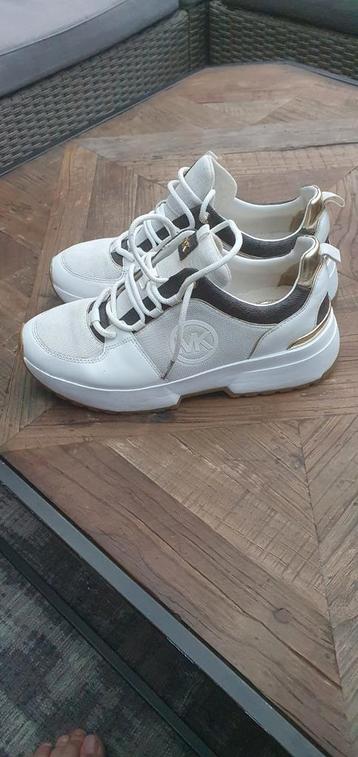 Michael Kors Sneakers Maat 40 of te wel 9M beschikbaar voor biedingen