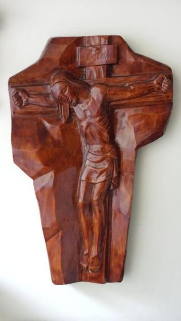 Robuust KRUISBEELD <> Handgevormd KERAMIEK 34 x 21 cm. beschikbaar voor biedingen