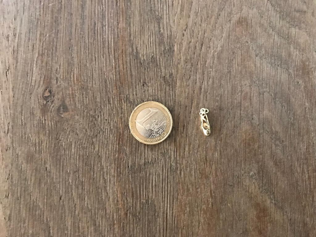 GOUDEN KINDERBEDEL BEDEL BEDELTJE BALLETSCHOEN 14 KRT 585, Overige merken, Nieuw, Ophalen of Verzenden, 1 bedel