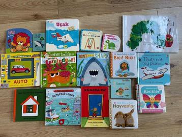 Verschillende Kinder Boeken beschikbaar voor biedingen