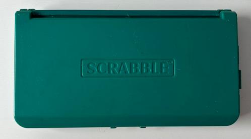 Scrabble compact magnetisch in cassette reiseditie, Hobby en Vrije tijd, Gezelschapsspellen | Bordspellen, Zo goed als nieuw, Een of twee spelers