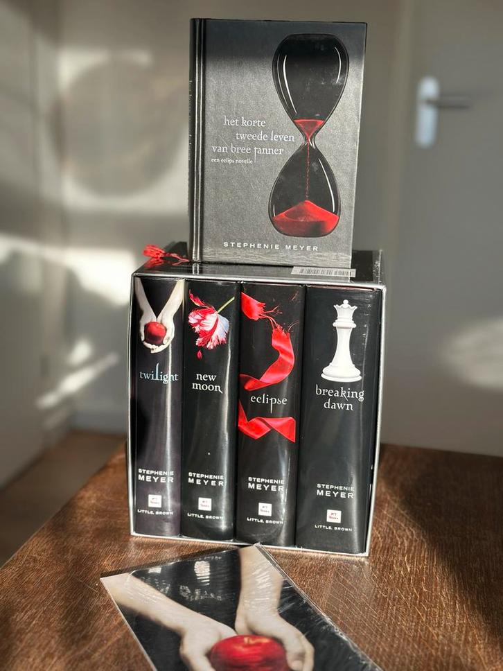 Twilight Boekenreeks Compleet, Boeken, Fantasy, Gelezen, Ophalen