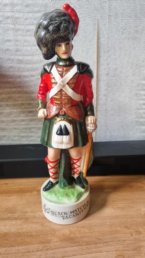 Schotse Black Watch Whiskey Decanter met Muziekdoos, Antiek en Kunst, Antiek | Keramiek en Aardewerk, Ophalen of Verzenden