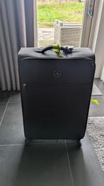 Mooie zwarte koffer, Uitschuifbare handgreep, Zo goed als nieuw, Zacht kunststof, 35 tot 45 cm