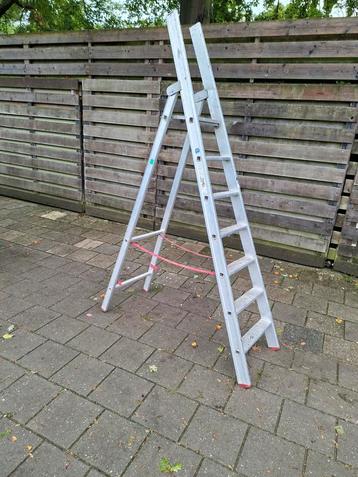 Aluminium trap 7treden hoogste 160cm beschikbaar voor biedingen