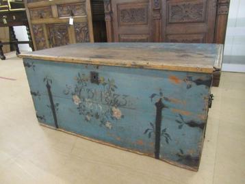 Oer 11564 antiek grenen kistje "anno 1835" met blauwe kleur beschikbaar voor biedingen