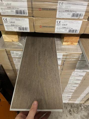Grote restpartijen klik PVC en laminaat vloer beschikbaar voor biedingen