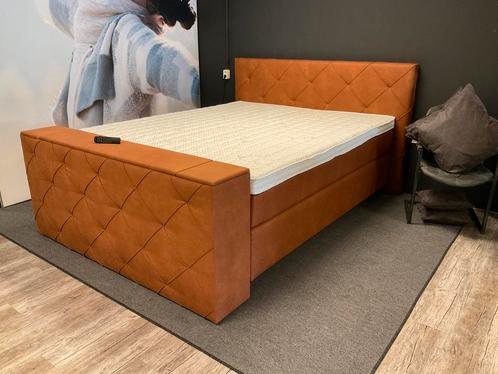 Boxspring 180-220 met TV voetbord, Huis en Inrichting, Slaapkamer | Bedden, Nieuw, Tweepersoons, 180 cm, 220 cm, Stof, Overige kleuren