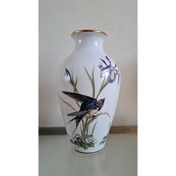 Meadowland Bird Vase - Basil Ede - Franklin Porcelain, Huis en Inrichting, Woonaccessoires | Vazen, Ophalen of Verzenden