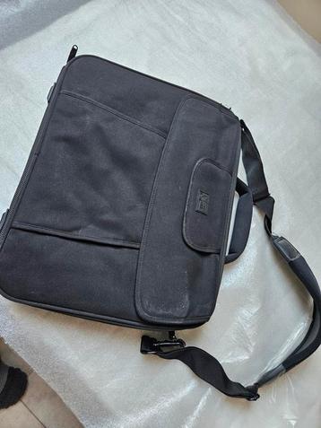 Laptoptas voor grote laptop beschikbaar voor biedingen