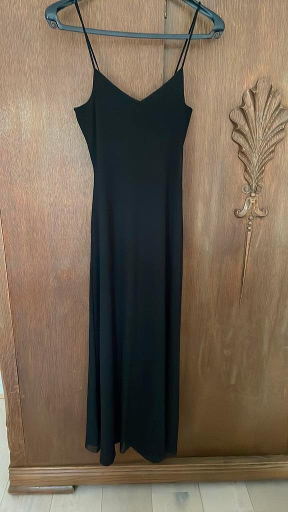 Zwarte jurk Urban Outfitters maat XS, Kleding | Dames, Jurken, Zo goed als nieuw, Maat 34 (XS) of kleiner, Zwart, Onder de knie