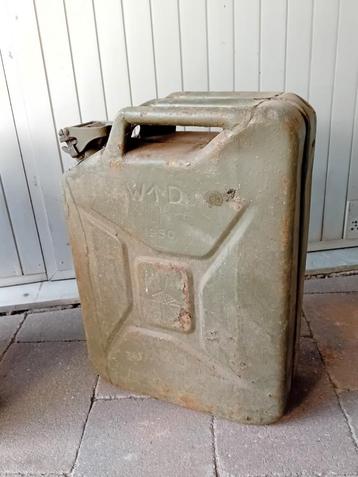 Jerrycan 1950, War Department Engels beschikbaar voor biedingen