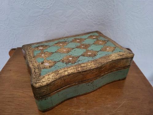 Mooi vintage Italiaans houten dekseldoosje., Antiek en Kunst, Curiosa en Brocante, Ophalen of Verzenden