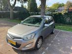 Hyundai i20 1.2i i-Deal | 2e Eigenaar | Camera | Bluetooth, 840 kg, Achterwielaandrijving, Zwart, 4 cilinders