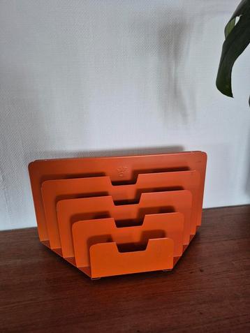 Bureau rekje NVF beschikbaar voor biedingen