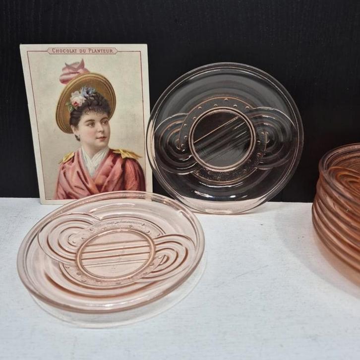 Roze persglas gebaksbordje, 9 beschikbaar, Antiek en Kunst, Antiek | Glas en Kristal, Ophalen of Verzenden