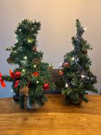 Twee kerstbomen met verlichting 60cm hoog, Diversen, Kerst, Ophalen of Verzenden, Zo goed als nieuw