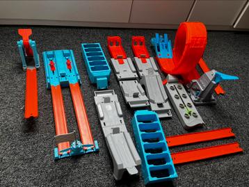 Hotwheels baan losse stukken beschikbaar voor biedingen