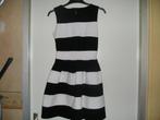Dameskleding: Mouwloze zwart/wit jurk, mt S, Maat 38/40 (M), Zwart, Ophalen of Verzenden, Knielengte