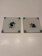 Twee Antieke Tegels met Kinderspelen, Antiek en Kunst, Ophalen of Verzenden