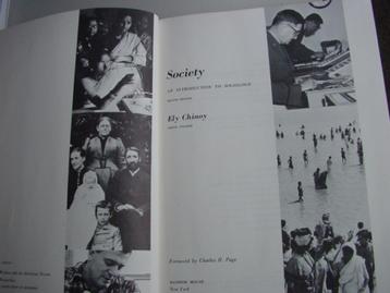 Ely Chinoy: Society, an introduction to sociology beschikbaar voor biedingen