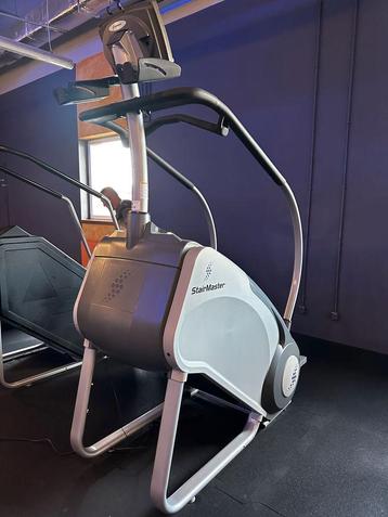 2x Stairmaster Stepmill SM5 trapmachine fitness beschikbaar voor biedingen