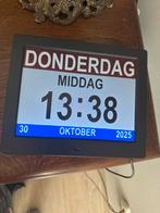 Dementieklok - Heldere weergave van tijd en datum, Huis en Inrichting, Ophalen of Verzenden, Zo goed als nieuw